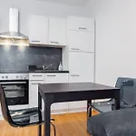 Newly-Renovated, Central City Apartment In The Heart Of Vienna